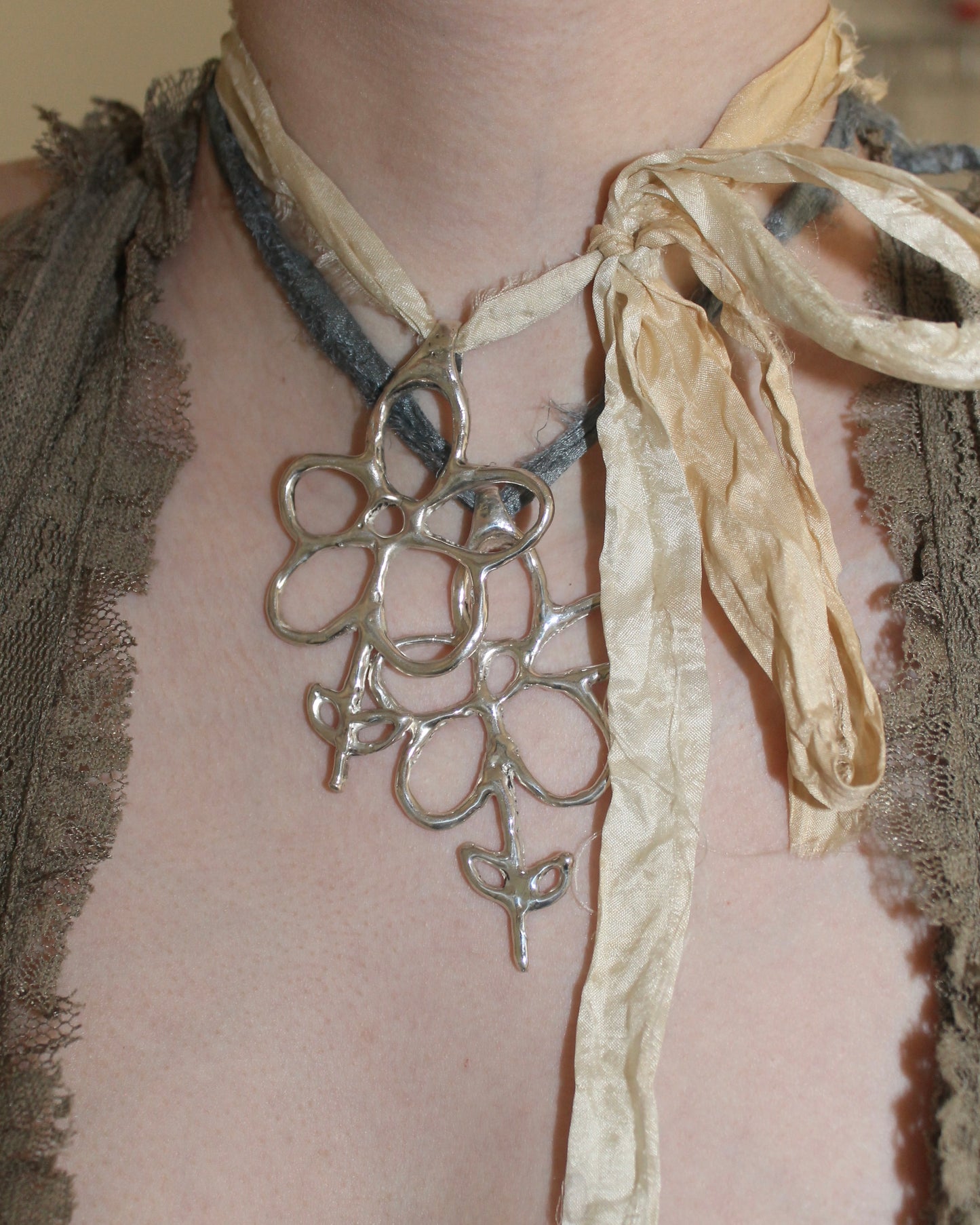 ANTHI PENDANT